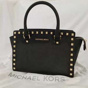 Michael kors Studded Selma M size in black